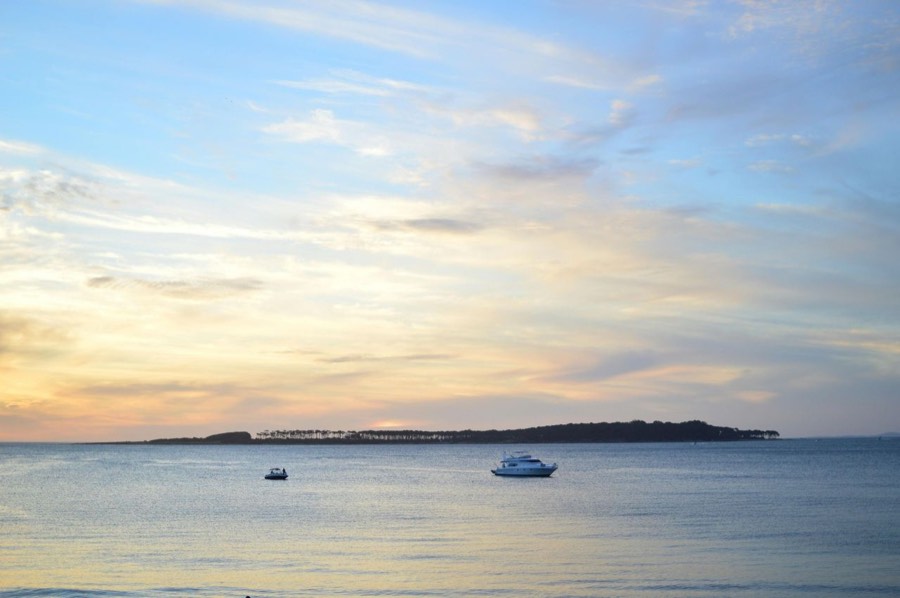 Horizonte costero uruguayo al atardecer